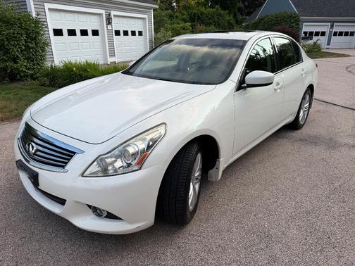 White 2013 INFINITI G37 x