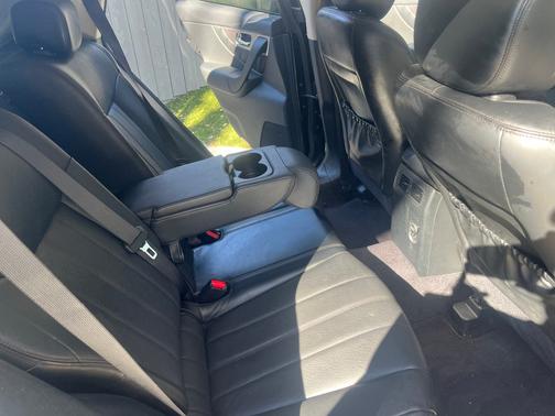 2016 INFINITI QX70 Base