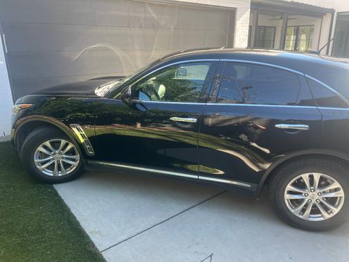 2016 INFINITI QX70 Base