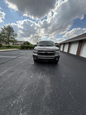 Gold 2011 Chevrolet Tahoe LT