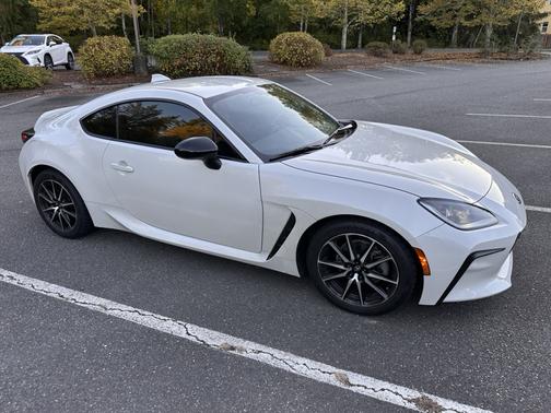 White 2025 Toyota GR86 Base