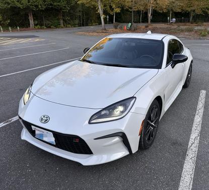 White 2025 Toyota GR86 Base