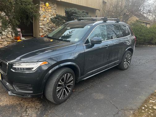 2021 Volvo XC90 T6 Momentum