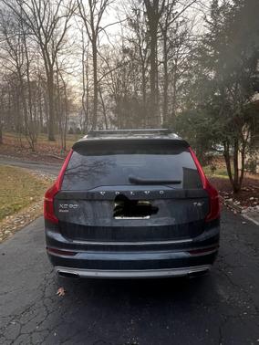 2021 Volvo XC90 T6 Momentum