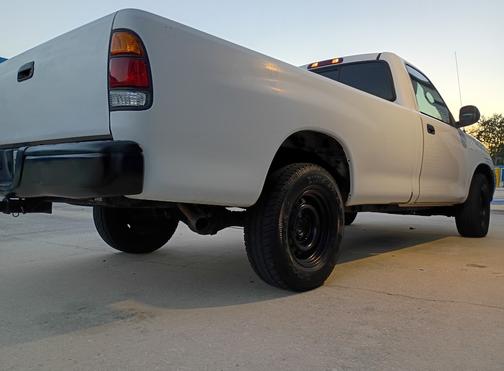 2002 Toyota Tundra Base