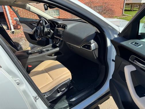 White 2018 Jaguar F-PACE 35t Premium