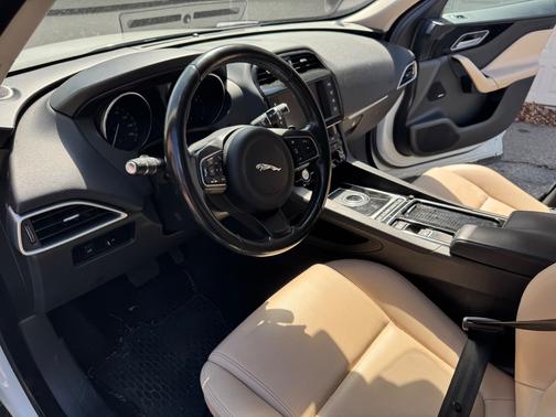 White 2018 Jaguar F-PACE 35t Premium