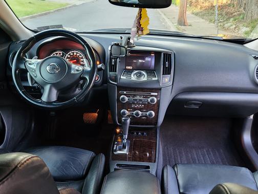2010 Nissan Maxima SV