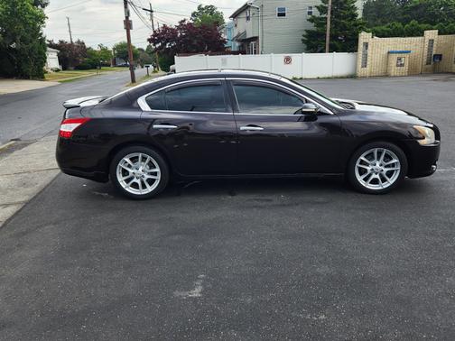 2010 Nissan Maxima SV