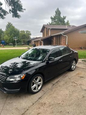 Black 2014 Volkswagen Passat 2.0L DSG TDI SE w/Sunroof & Nav