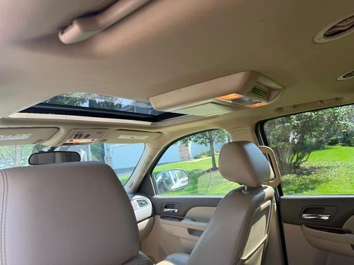 White 2013 Chevrolet Suburban 1500 LTZ