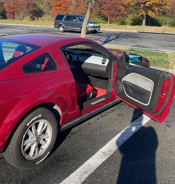 2006 Ford Mustang Base