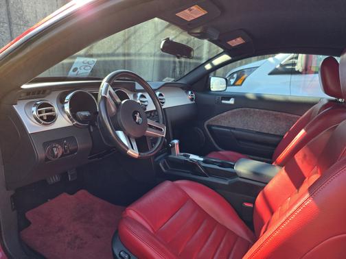 2006 Ford Mustang Base