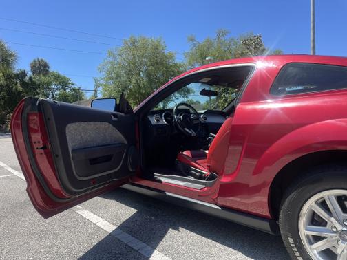 2006 Ford Mustang Base