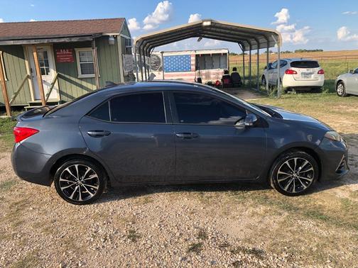 Blue 2017 Toyota Corolla SE