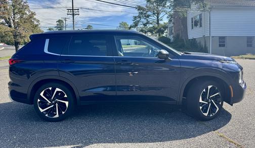 2022 Mitsubishi Outlander SE