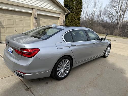 2019 BMW 740 i xDrive