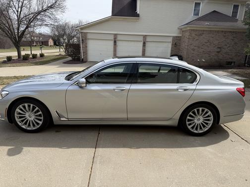 2019 BMW 740 i xDrive