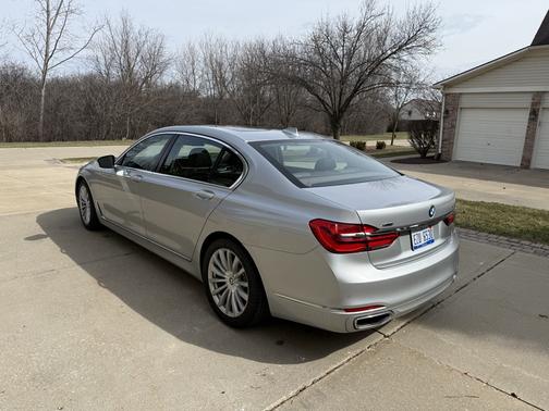 2019 BMW 740 i xDrive