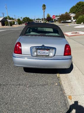 2001 Lincoln Town Car Cartier