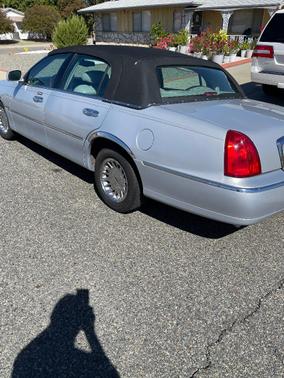 2001 Lincoln Town Car Cartier