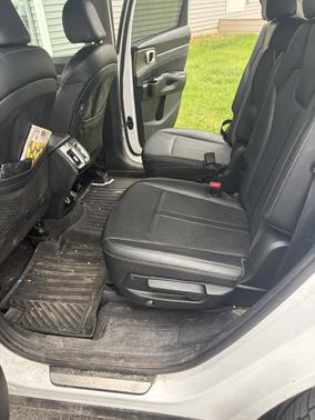 White 2021 Kia Sorento SX