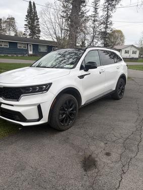 White 2021 Kia Sorento SX