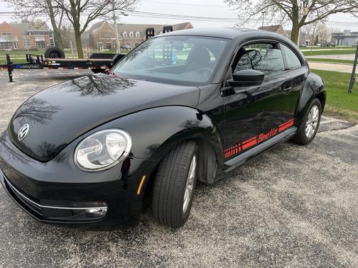 Black 2013 Volkswagen Beetle 2.5L