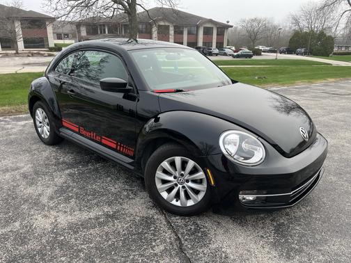 Black 2013 Volkswagen Beetle 2.5L