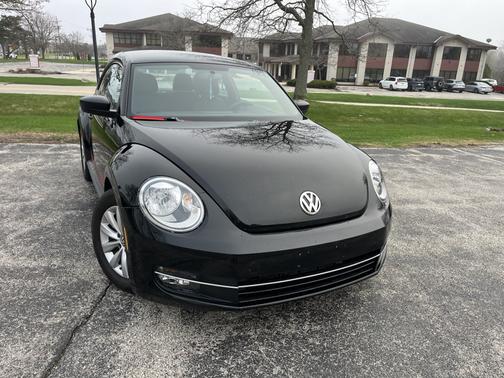 Black 2013 Volkswagen Beetle 2.5L