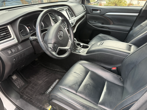 2017 Toyota Highlander SE