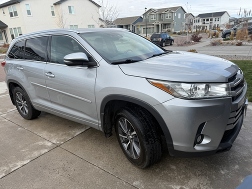 2017 Toyota Highlander SE