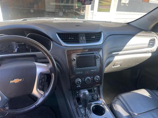 Silver 2015 Chevrolet Traverse 1LT