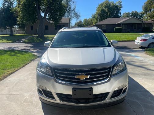 Silver 2015 Chevrolet Traverse 1LT