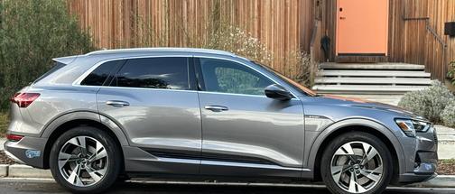 2022 Audi e-tron Premium