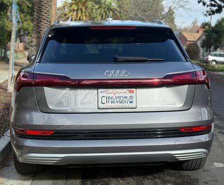 2022 Audi e-tron Premium