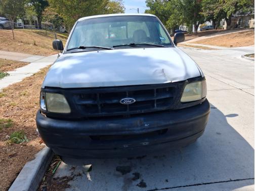White 1998 Ford F-150 Base