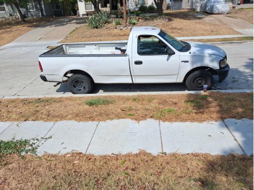 White 1998 Ford F-150 Base