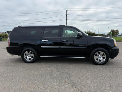 Black 2007 GMC Yukon XL Denali