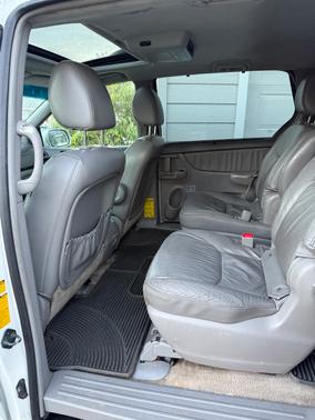 2010 Toyota Sienna XLE Limited