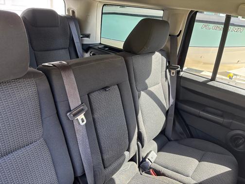 2008 Jeep Commander Sport