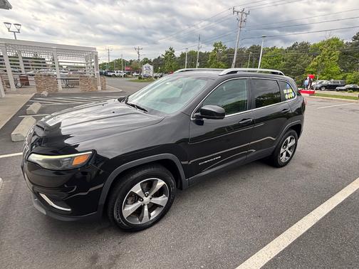 Black 2019 Jeep Cherokee Limited