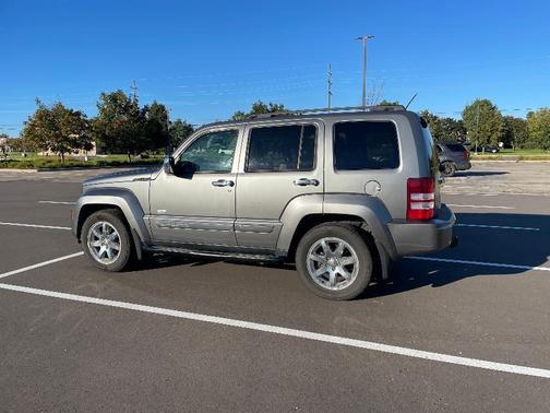 Gray 2012 Jeep Liberty Sport