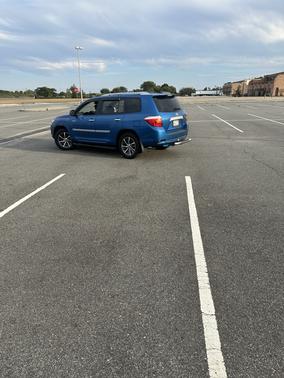 Blue 2009 Toyota Highlander Limited