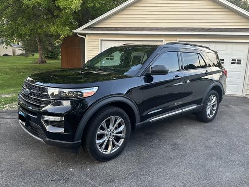 Black 2020 Ford Explorer XLT