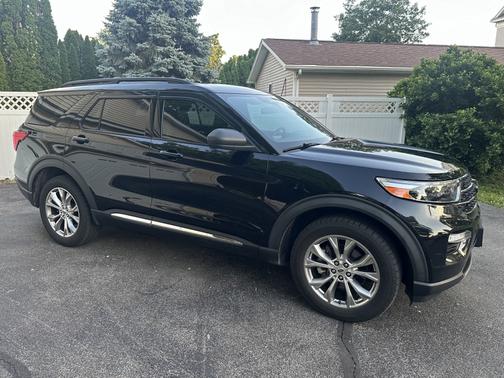 Black 2020 Ford Explorer XLT