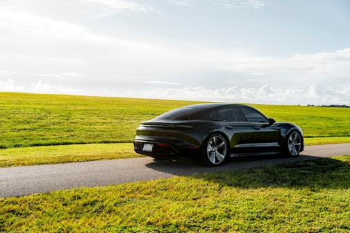 2020 Porsche Taycan Taycan Turbo