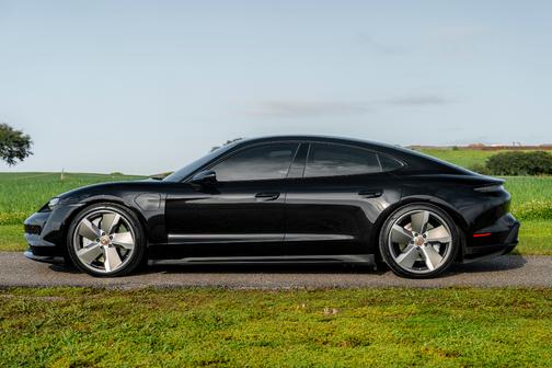 2020 Porsche Taycan Taycan Turbo