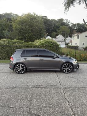 2019 Volkswagen Golf R 4-Door w/DCC & Navigation