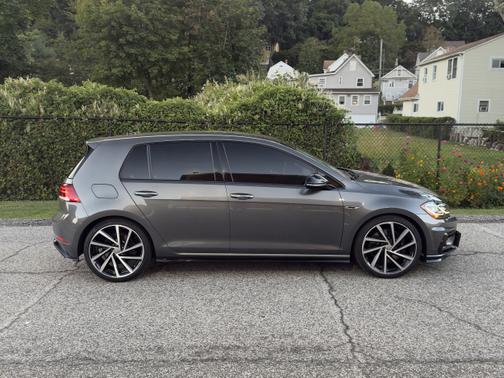 2019 Volkswagen Golf R 4-Door w/DCC & Navigation